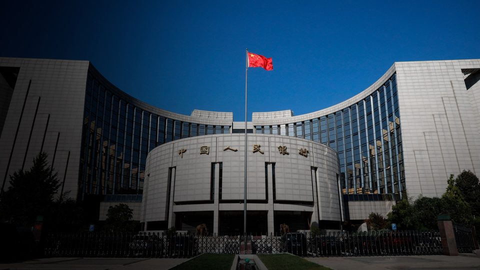 China mantém taxa de empréstimo mas mercado espera afrouxamento no 2º tri